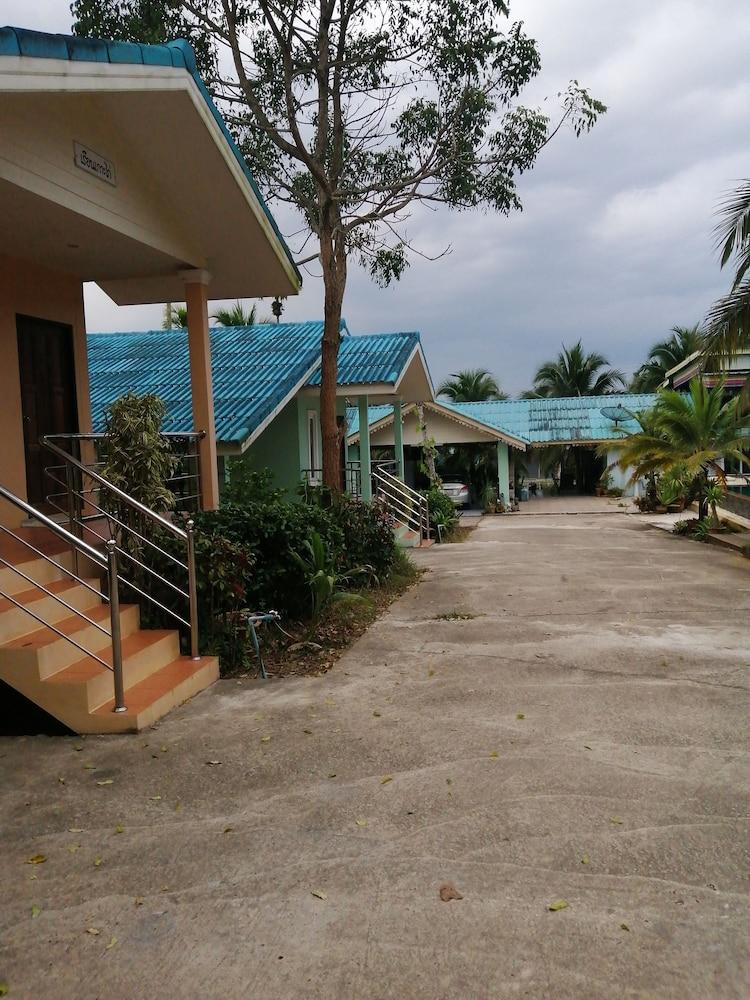 Oyo 75515 Sairung Farmstay Krabi town Dış mekan fotoğraf