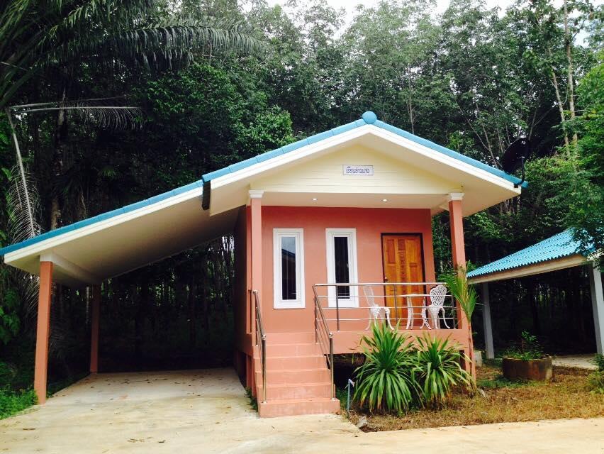 Oyo 75515 Sairung Farmstay Krabi town Dış mekan fotoğraf